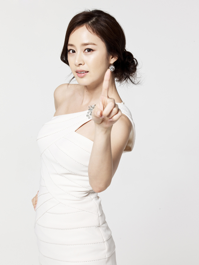 Kim Tae Hee cũng được lựa chọn là ngôi sao số một mà họ muốn gần gũi trong đêm Valentine trắng.